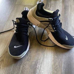 Men’s Nike shoes size 12